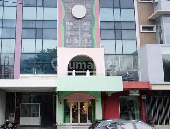 Tsi/17964, Shop For Rent – Puri Indah, Kembangan, West Jakarta. Located along Pesanggrahan Main Road – 4 Floors, Built-up Area 270m². 1