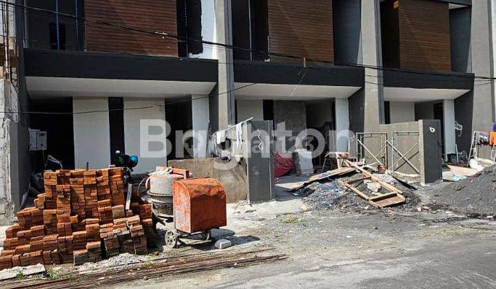 RUMAH BARU MINIMALUS DUA LANTAI KUTISARI DEKAT KAMPYS PETRA, JEMURSARI, KENDAL SARI, PRAPEN 1