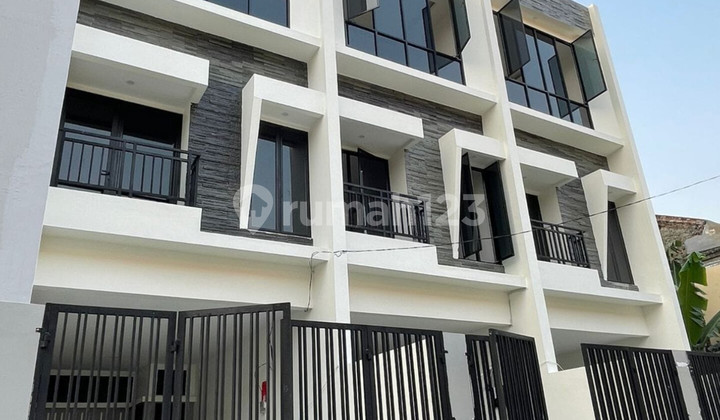 Dijual Rumah Baru *4,2 X 24. Bebas Banjir. Kepa Duri, Jakarta Barat