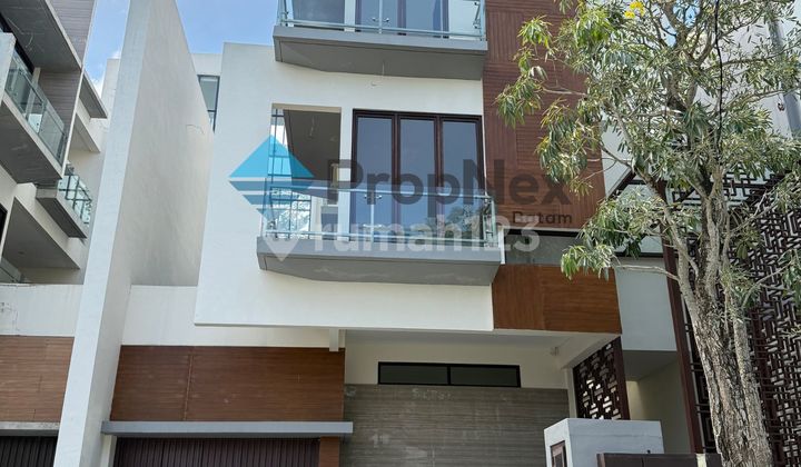 For Sale Luxurious 3-Story Ready-to-Occupy House, Majestic Citraland Pavilion Batam.