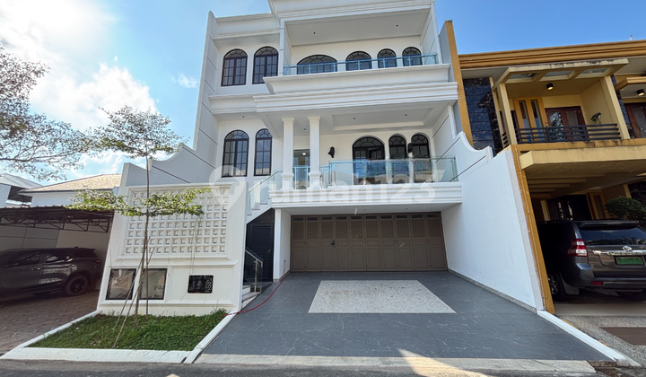 Dijual Rumah Mewah 3 Lantai Model American Sukajadi Batam
