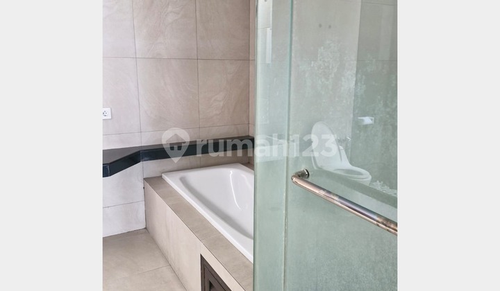 Rumah Nyaman dan Luas di BTD 3 Kota Baru Parahyangan, Bandung 2