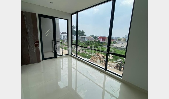 Rumah Baru Minimalis 2 Lantai di Royal Grande Setraduta Bandung