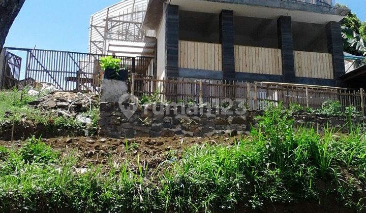  For Sale Kavling Hadap Timur Dengan Bangunan di Cisarua, Kbb 1