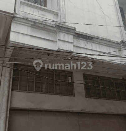 For Rent Ruko 3,5 Lantai Parkiran Luas di Andir 8