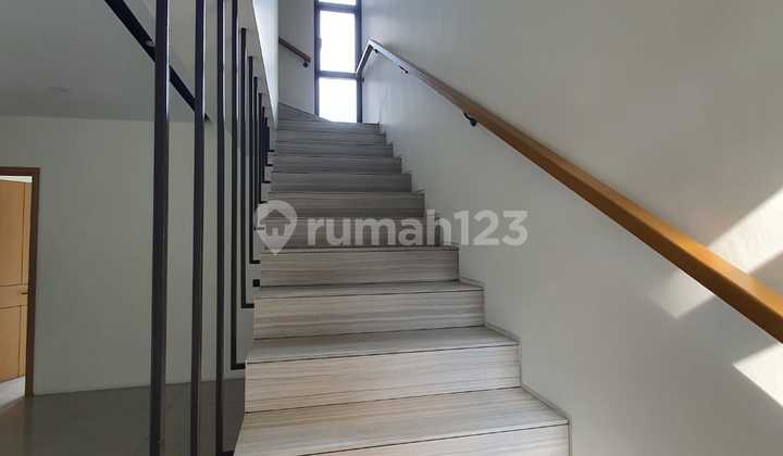 Rumah Baru Semi Furnished di Nayapati, Kota Baru Parahyangan 6