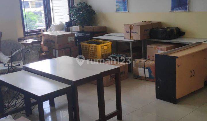 Dijual Rumah 2 Lantai Untuk Kantor Atau Usaha di Batununggal 2