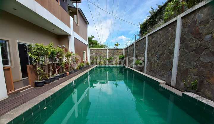 Luas Hotel Has a Swimming Pool in Ciumbuleuit Bandung Luas Hotel Has a Swimming Pool in Ciumbuleuit Bandung