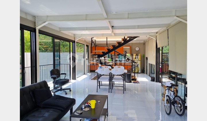 Semi-Industrial House with SHM in Sayap Cigadung, Bandung Semi-Industrial House with SHM in Sayap Cigadung, Bandung