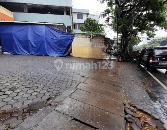 Ruang Usaha Luas Strategis di Pasteur Bandung 2