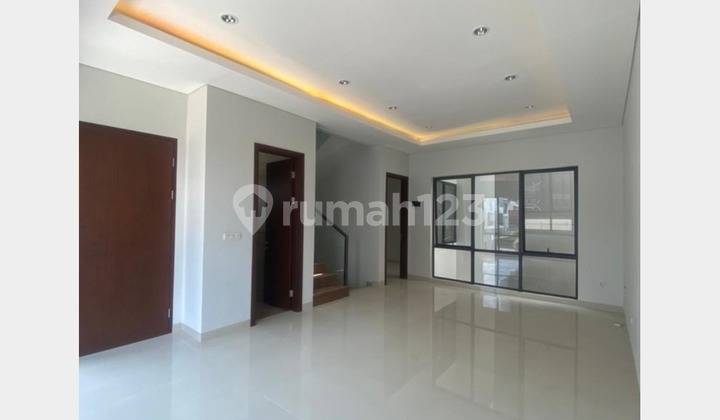 Rumah Baru Siap Huni Minimalis Modern di Royal Grande Setraduta