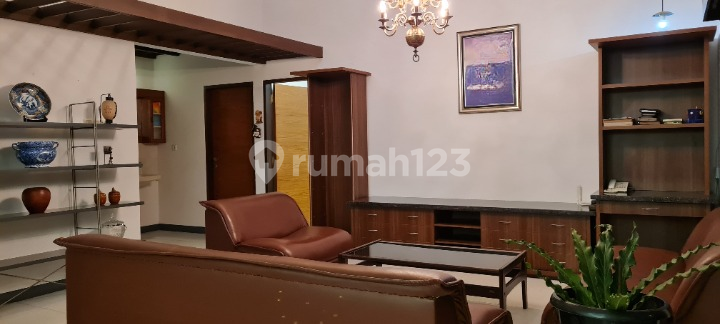 Rumah Bagus Ada Taman di Budisari Bandung  2