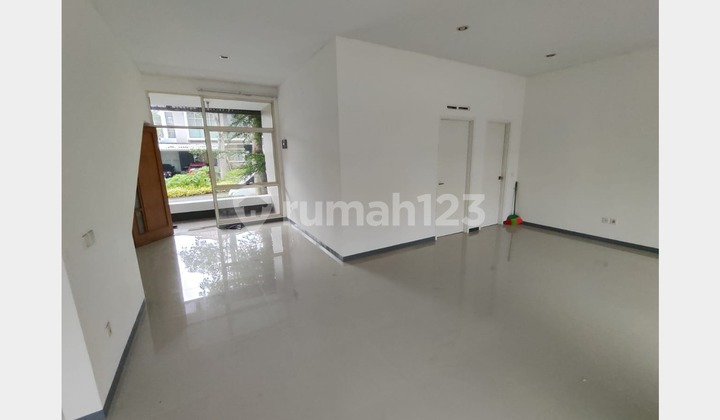 Rumah Siap Huni Ada Taman di Tatar Mayangsunda KBP