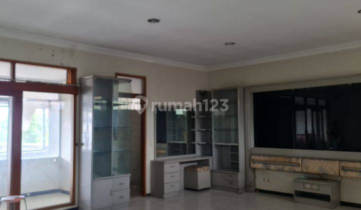 Rumah Luas Ada Taman di Taman Kayu Manis 2