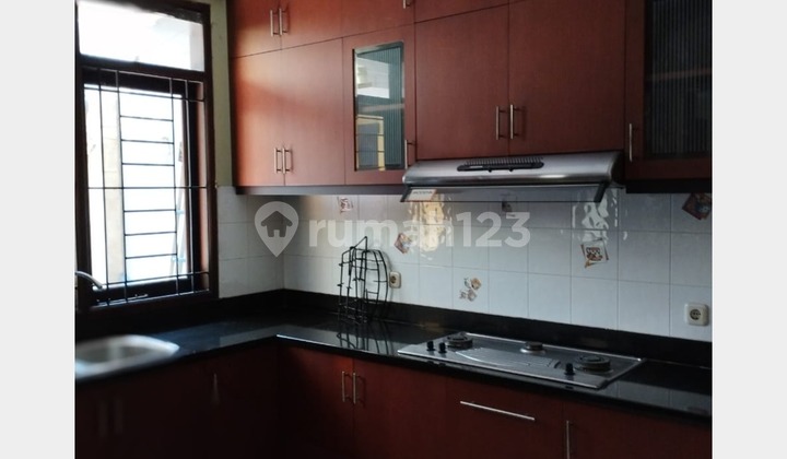 Rumah Murah & Luas 3 Lantai Siap Huni di Tatar Wangsakerta, KBP 2