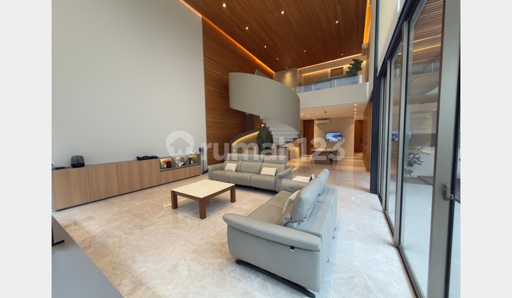 Rumah Mewah Lux Ada Lift di Tatar Ratnasasih Kbp