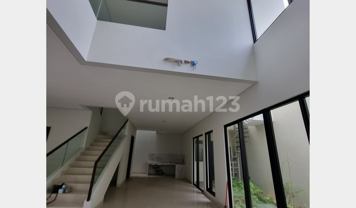 Rumah Lux Minimalis Modern di Summarecon Bandung