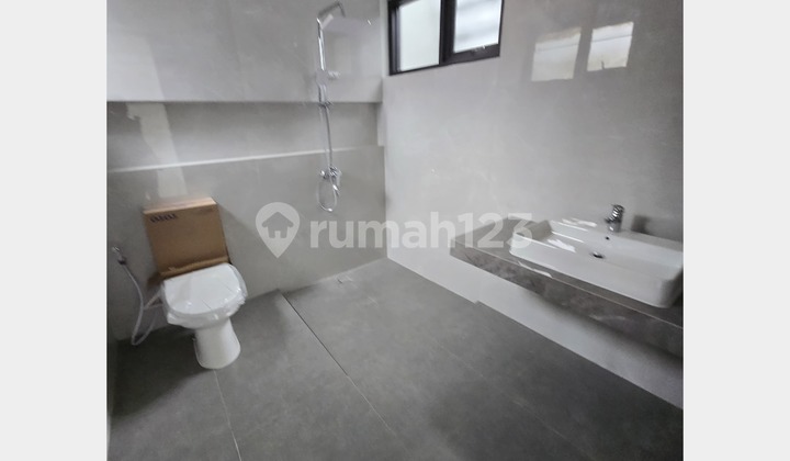 Rumah 3 Lantai Lingkungan Sejuk di Pondok Hijau Bandung 2