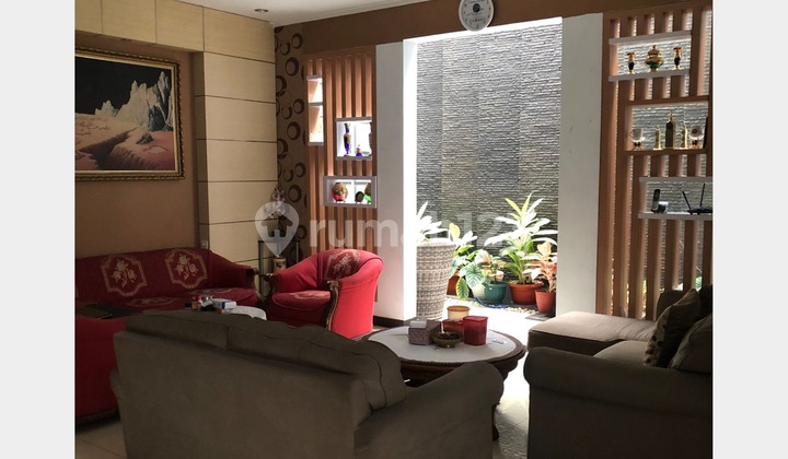 Rumah Modern & Luas 2 Lantai di Cigadung Bandung Rumah Modern & Luas 2 Lantai di Cigadung Bandung