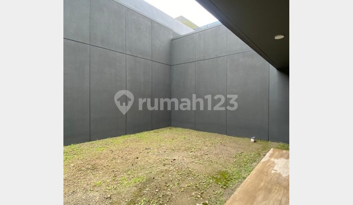 New 2-Story House in Nilakancana House KBP 2