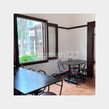 Rumah Strategis Cocok untuk Cafe di Sayap Riau 2