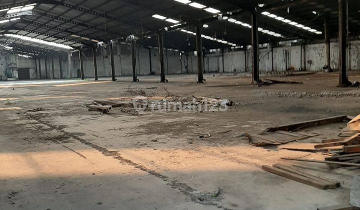 Ruang Usaha Daerah Leuwi Gajah Cimahi, Lokasi Strategis 2