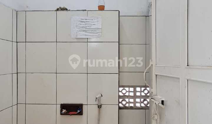 For Sale 3-Story Shop House on Jl Abdul Rahman Saleh Bandung 2