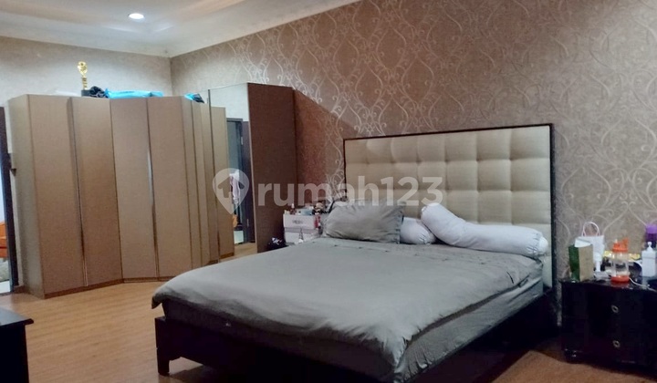 Rumah Cantik Terawat di Setra Murni Ada Kolam Renang 2