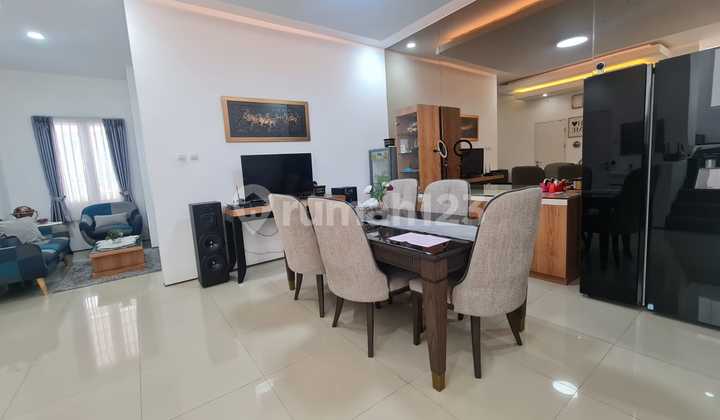 Dijual Cepat Rumah 2 Lantai Minimalis di Setra Duta Cemara