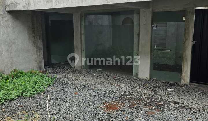 Ruang Usaha Lokasi Strategis di Sayap Riau Cocok Untuk Cafe Ruang Usaha Lokasi Strategis di Sayap Riau Cocok Untuk Cafe