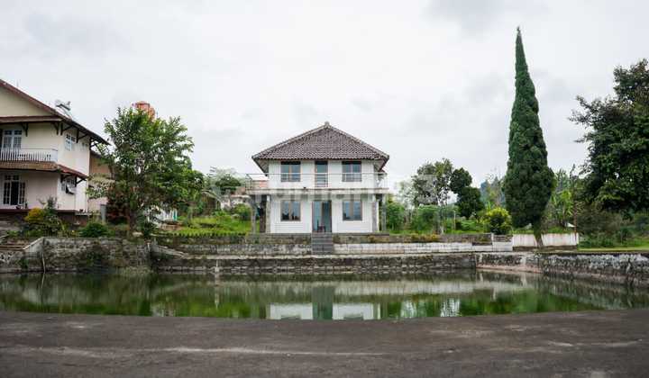 Ruang usaha Villa View Danau di Lembang, Bandung