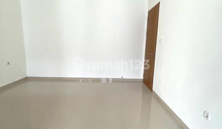 Jual Rumah Baru Terawat di Singgasana, Bandung