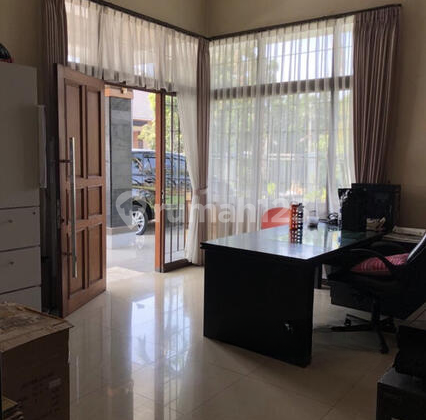 Rumah Mewah Hook 3 Lantai Siap Huni di Gegerkalong Bandung 2