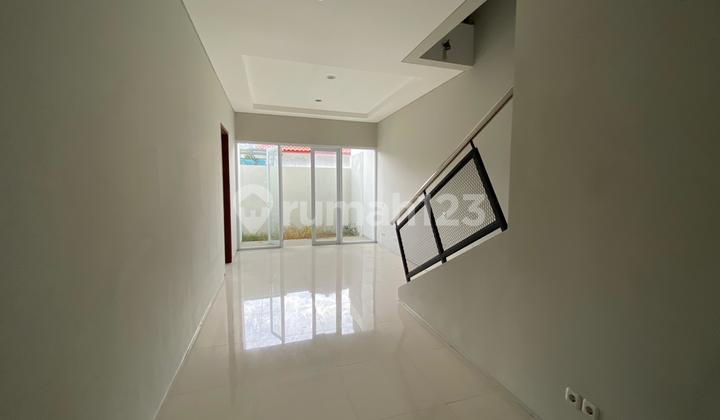 Rumah Tinggal 2 Lantai Bagus di Sayap Dago 1