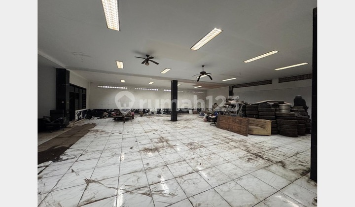 Sewa Ruko Luas dan Strategis di Mainroad Gatot Subroto, Bandung