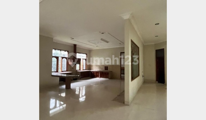 Rumah Megah & Luas 2 Lantai di Sayap Riau 2