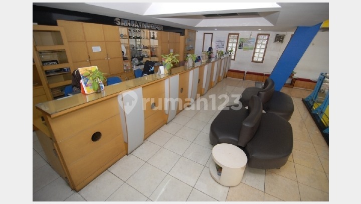 Gedung Megah 3 Lantai Cocok Untuk Bisnis di Pusat Kota Bandung Gedung Megah 3 Lantai Cocok Untuk Bisnis di Pusat Kota Bandung