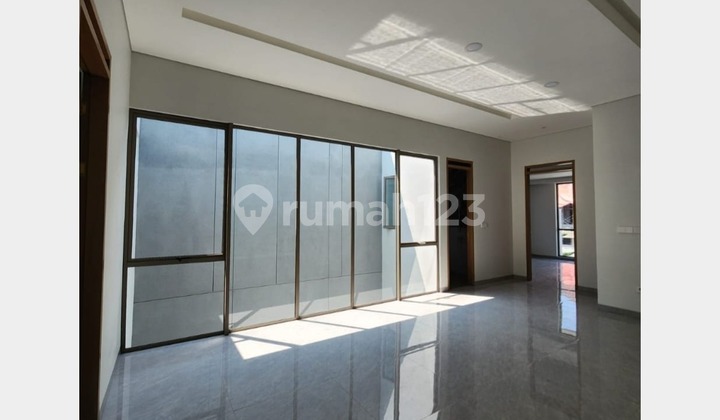 Rumah Modern 2 Lantai di Pondok Hijau, Bandung Utara Rumah Modern 2 Lantai di Pondok Hijau, Bandung Utara