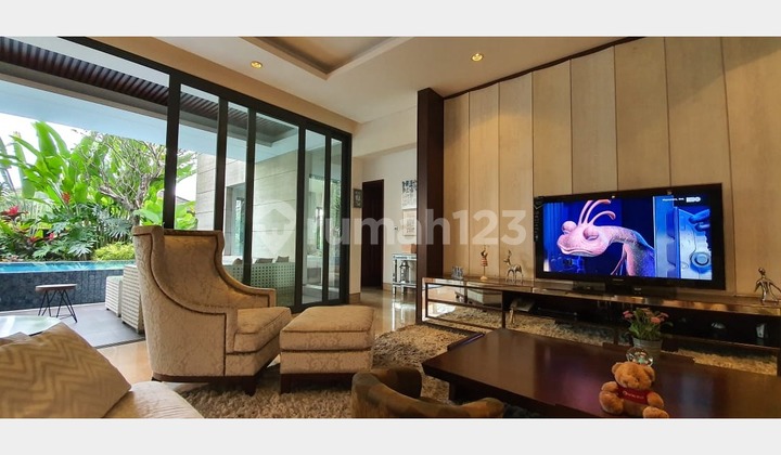 Rumah Mewah Bagus 3 Lantai di Mekar Wangi Rumah Mewah Bagus 3 Lantai di Mekar Wangi