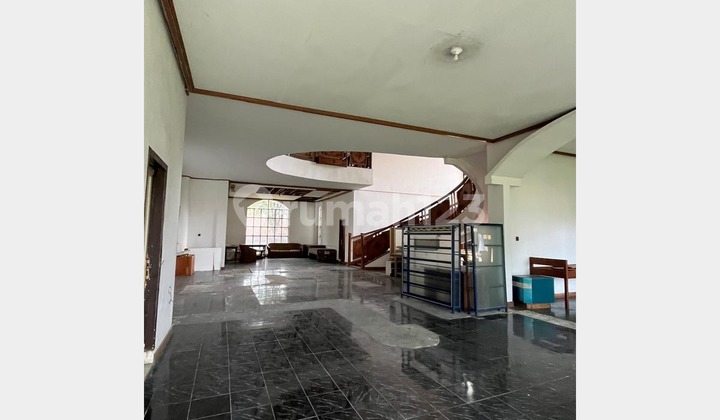 Rent a Spacious 2-Story House in Dago, Bandung