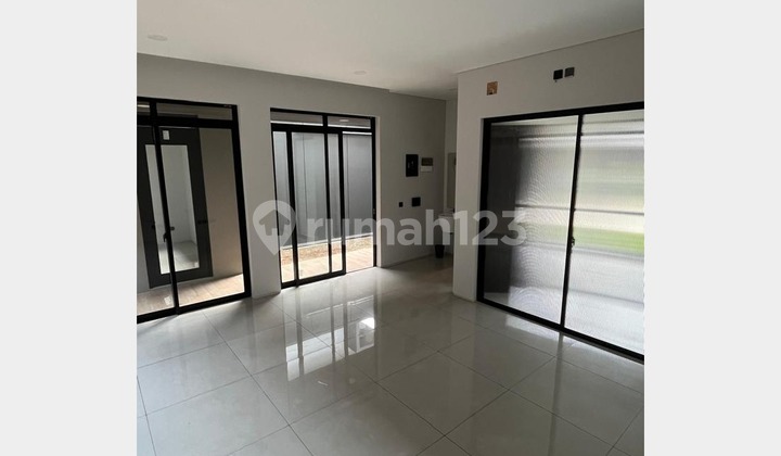 Sewa Rumah Unfurnished 2 Lantai di Tatar Nilapadmi KBP