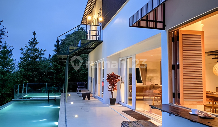 Villa Mewah Full Furnished di Dago Bengkok