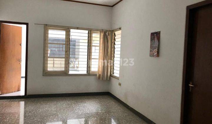 Rumah Luas Hitung Tanah di Sayap Ciumbuleuit, Bandung 3