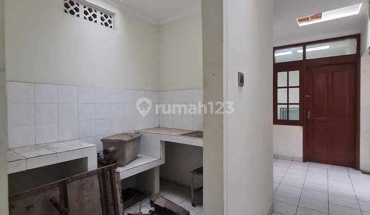 Dijual Rumah Strategis Tengah Kota Sayap Sudirman 2