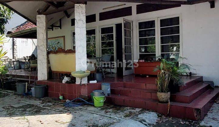 Rumah Heritage Klasik di Sayap Dago Bandung 1