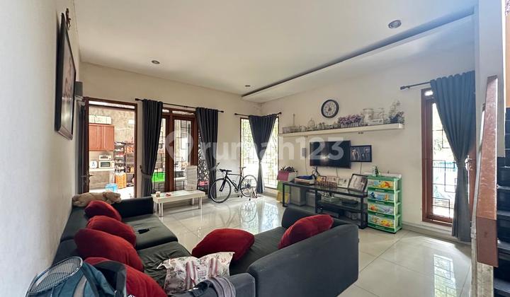 2-Storey House, Well-Maintained and Spacious in Batununggal, Bandung City
