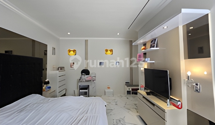 Rumah Mewah di Kompleks Gegerkalong Permai Rumah Mewah di Kompleks Gegerkalong Permai