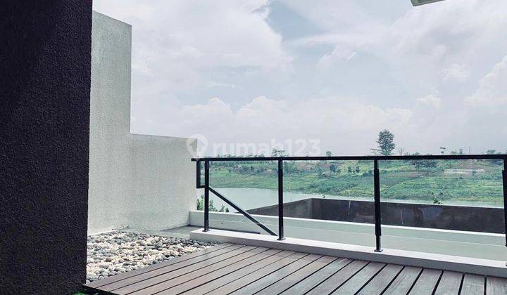 Jual Rumah Elegant Dengan View Danau di Kota Baru Parahyangan 1