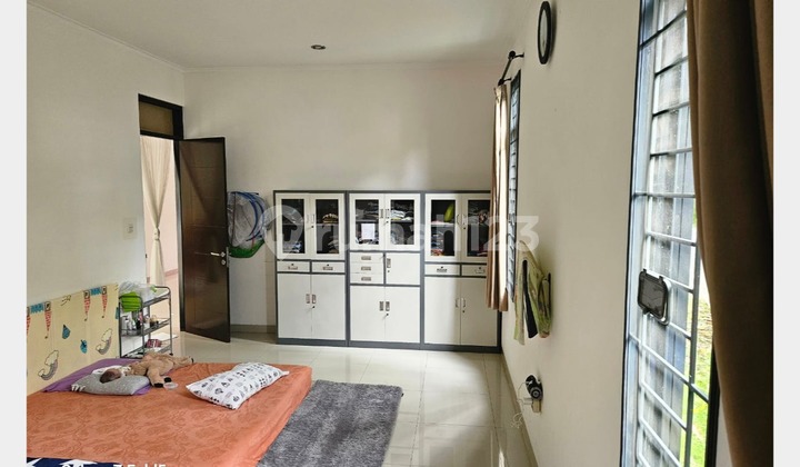 Dijual Rumah Bagus 1,5 Lantai Hook Di Taman Holis Indah Bandung