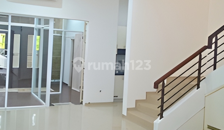 Well-Maintained House Ready to Occupy in Setraduta Bandung